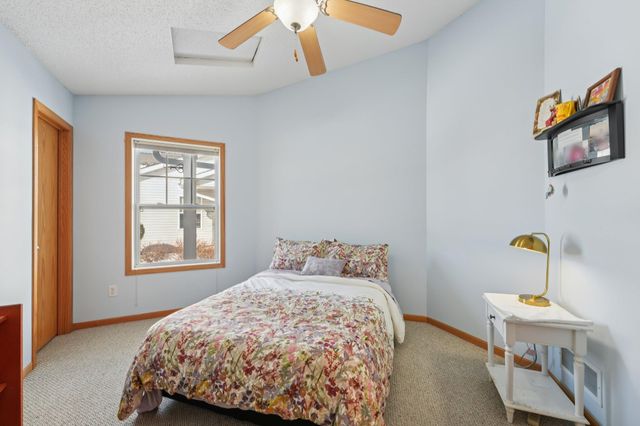 3084 Chisholm Court N, Maplewood, MN 55109