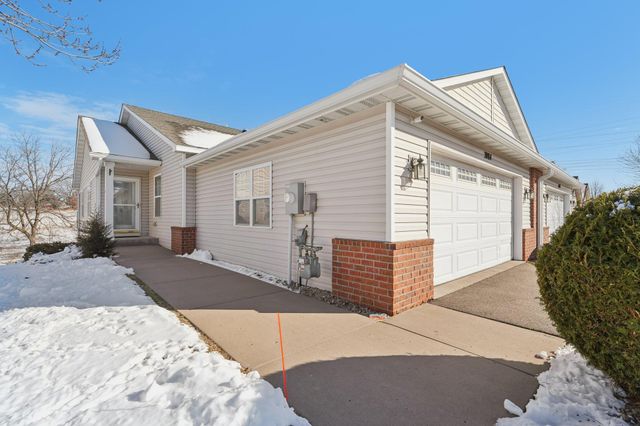 3084 Chisholm Court N, Maplewood, MN 55109