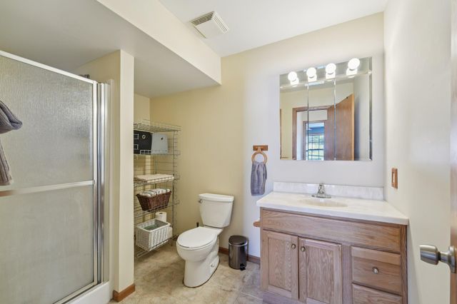 3084 Chisholm Court N, Maplewood, MN 55109