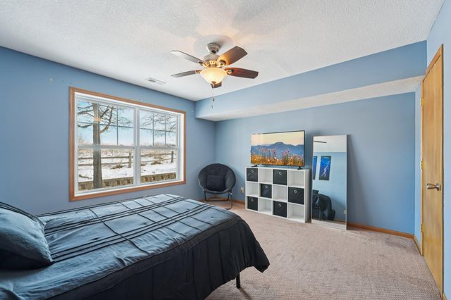 3084 Chisholm Court N, Maplewood, MN 55109