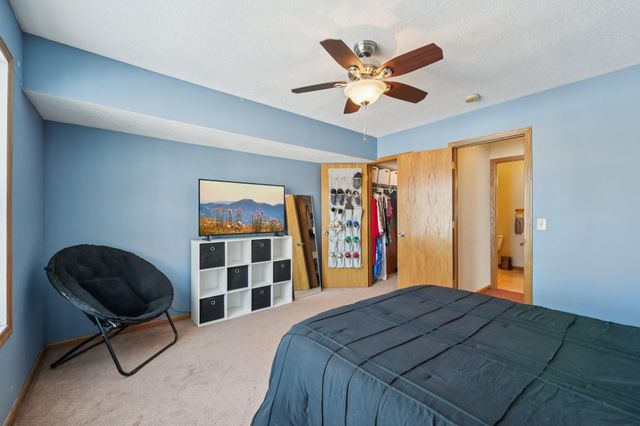 3084 Chisholm Court N, Maplewood, MN 55109