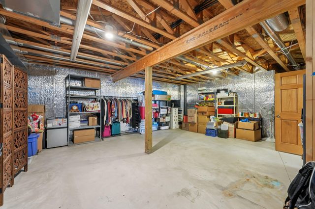 3084 Chisholm Court N, Maplewood, MN 55109