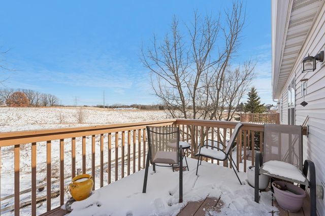 3084 Chisholm Court N, Maplewood, MN 55109