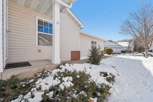 3084 Chisholm Court N, Maplewood, MN 55109