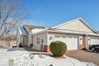 3084 Chisholm Court N, Maplewood, MN 55109