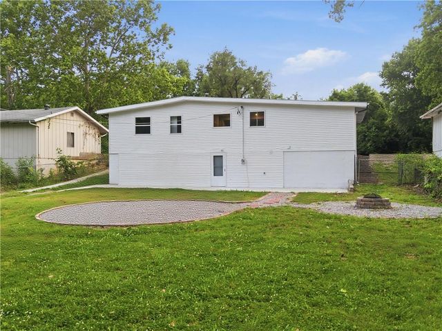 1411 N 75th Drive, Kansas City, KS 66112