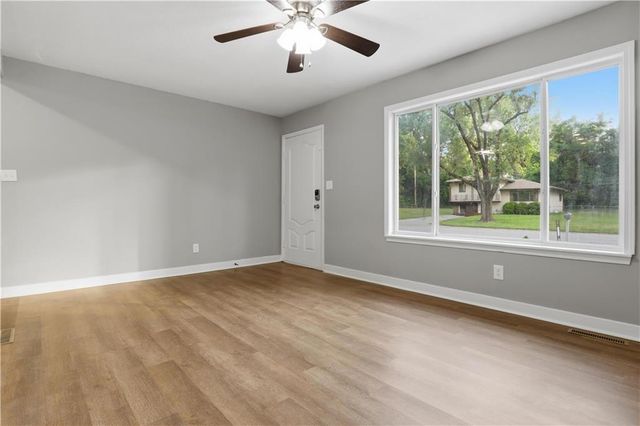 1411 N 75th Drive, Kansas City, KS 66112