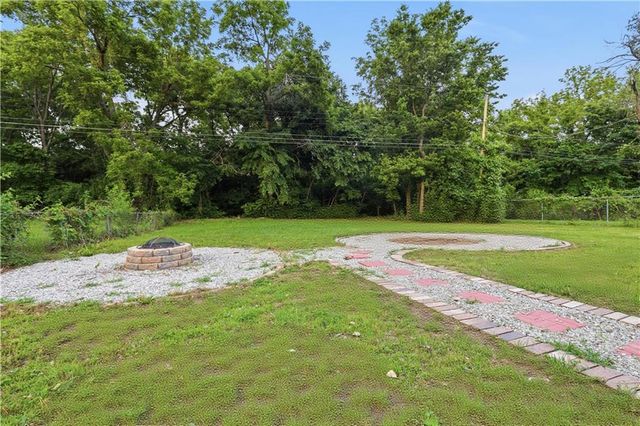 1411 N 75th Drive, Kansas City, KS 66112