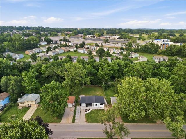 1411 N 75th Drive, Kansas City, KS 66112