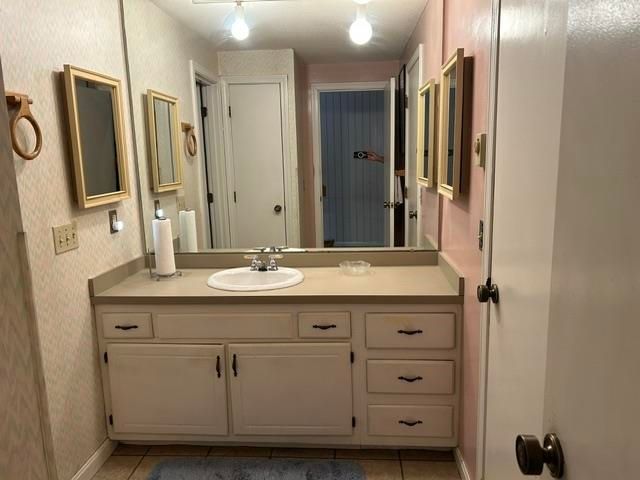 11 Evergreen Lane, Brattleboro, VT 05301