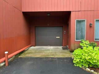 11 Evergreen Lane, Brattleboro, VT 05301
