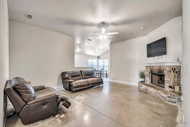 707 E 96th St, Odessa, TX 79765