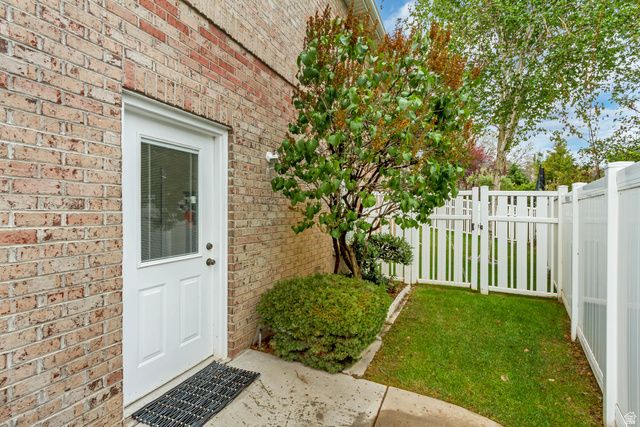 298 E NORTH CANYON RD, Bountiful, UT 84010