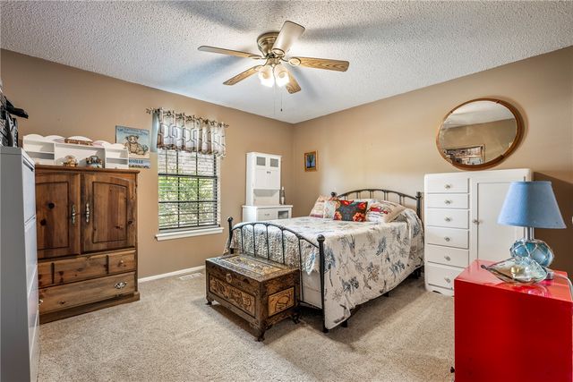 901 S 12th Place, Rogers, AR 72756