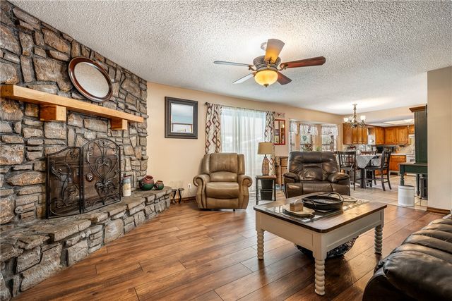901 S 12th Place, Rogers, AR 72756