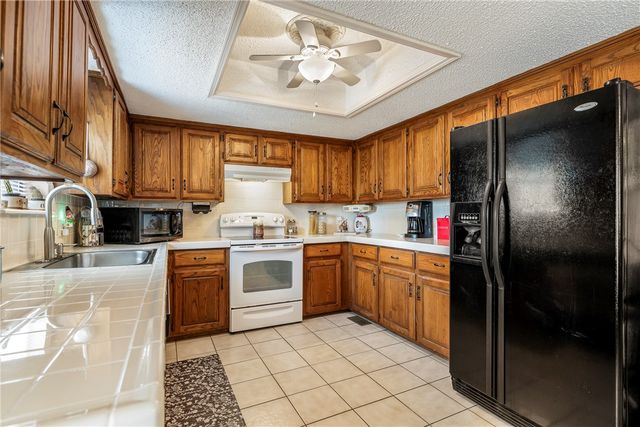 901 S 12th Place, Rogers, AR 72756