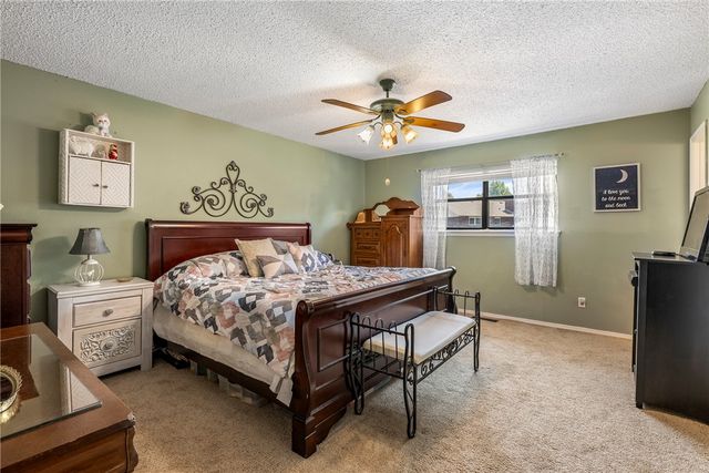 901 S 12th Place, Rogers, AR 72756