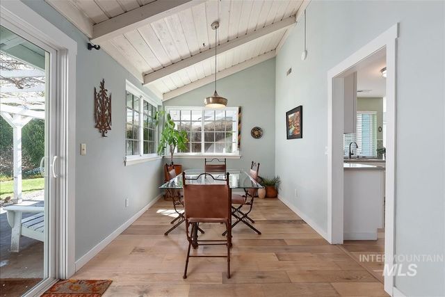 206 N Northview Dr, Eagle, ID 83616