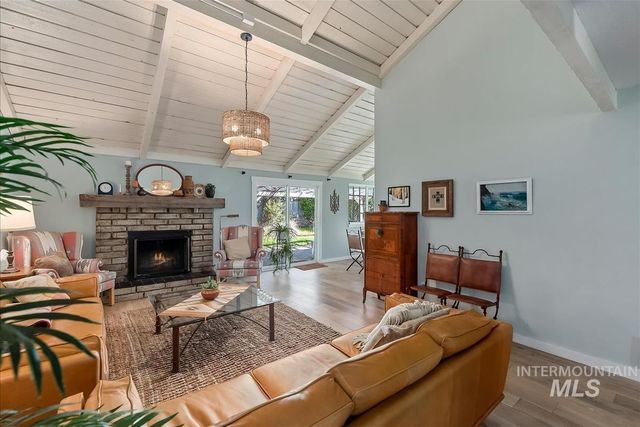 206 N Northview Dr, Eagle, ID 83616