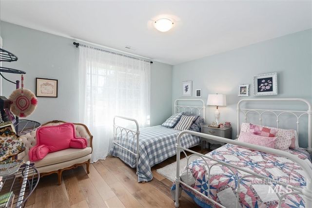 206 N Northview Dr, Eagle, ID 83616