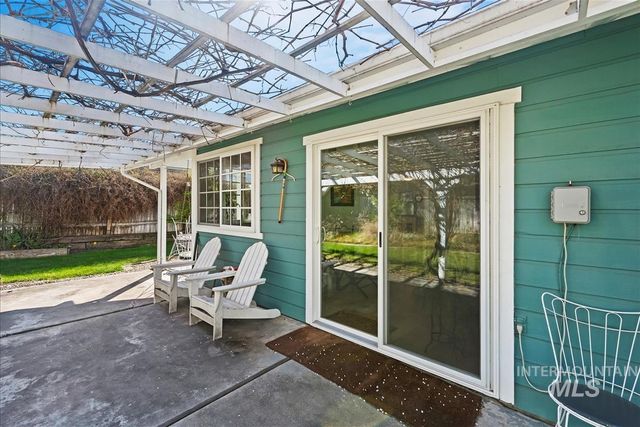 206 N Northview Dr, Eagle, ID 83616