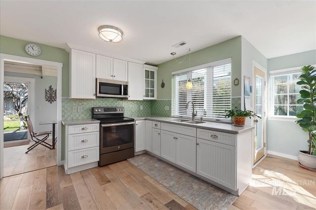 206 N Northview Dr, Eagle, ID 83616