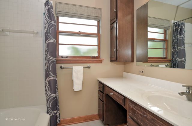 516 S Main Street, Mount Prospect, IL 60056