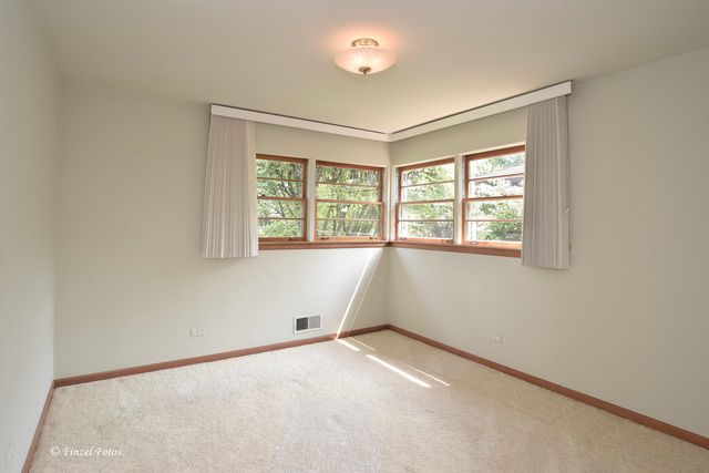516 S Main Street, Mount Prospect, IL 60056