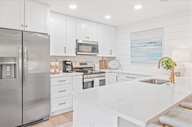 512 Harbour Oaks Drive, St. Simons Island, GA 31522