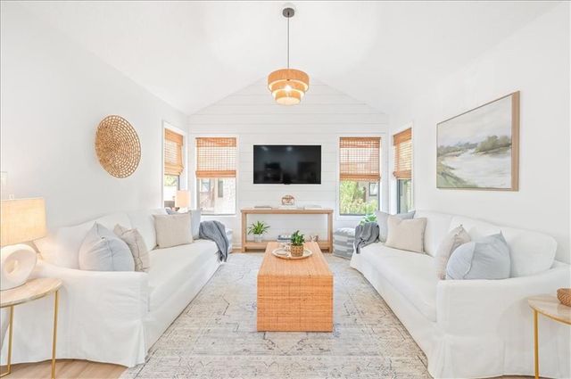 512 Harbour Oaks Drive, St. Simons Island, GA 31522