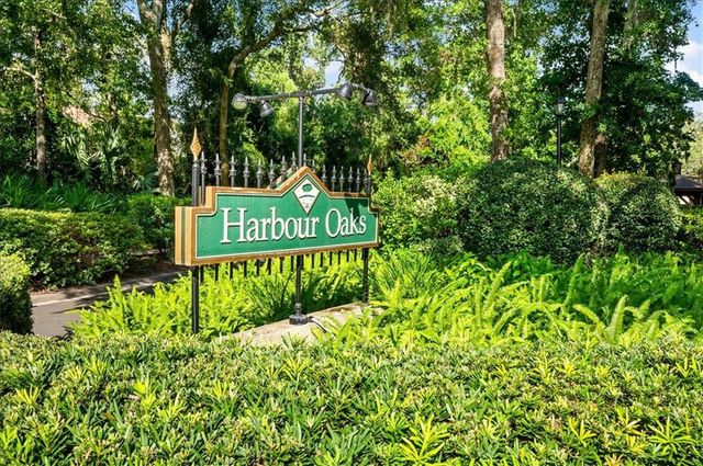 512 Harbour Oaks Drive, St. Simons Island, GA 31522