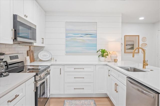 512 Harbour Oaks Drive, St. Simons Island, GA 31522