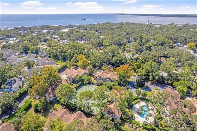 512 Harbour Oaks Drive, St. Simons Island, GA 31522