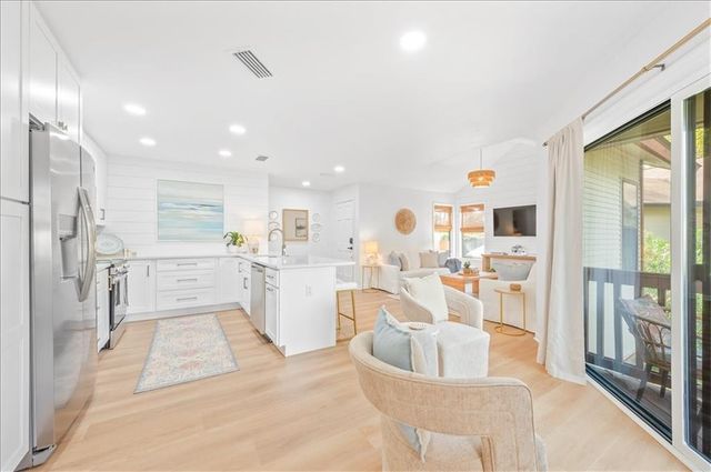 512 Harbour Oaks Drive, St. Simons Island, GA 31522