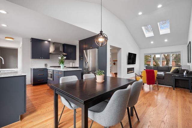 160 E LAHON Street, Park Ridge, IL 60068