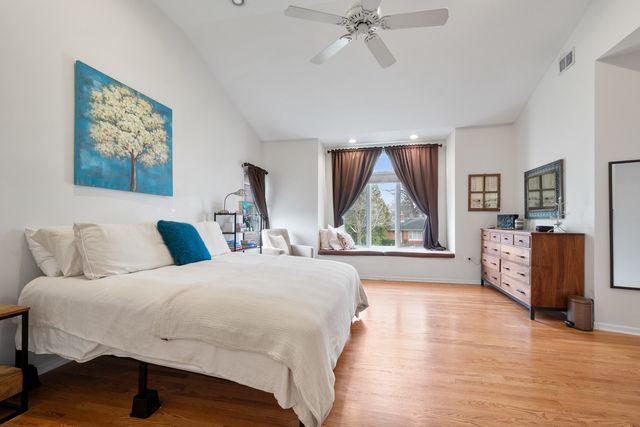 160 E LAHON Street, Park Ridge, IL 60068