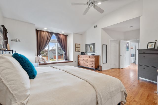 160 E LAHON Street, Park Ridge, IL 60068