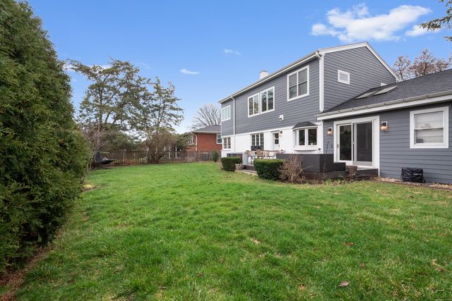 160 E LAHON Street, Park Ridge, IL 60068