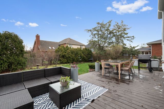 160 E LAHON Street, Park Ridge, IL 60068