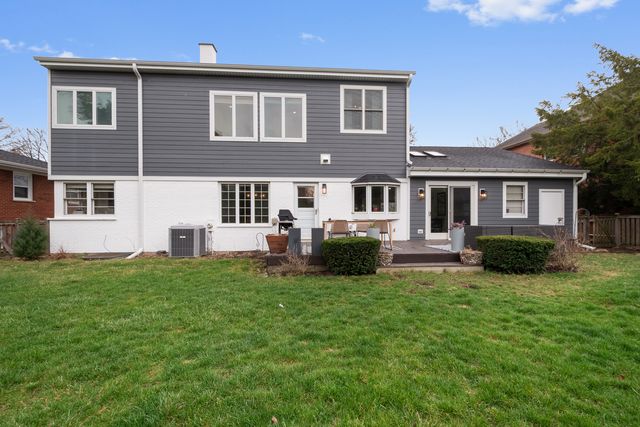 160 E LAHON Street, Park Ridge, IL 60068