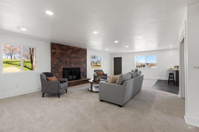 29862 Emmett Rd, Caldwell, ID 83607