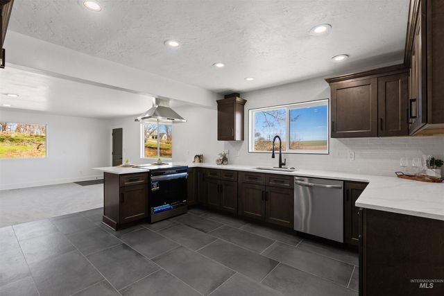 29862 Emmett Rd, Caldwell, ID 83607