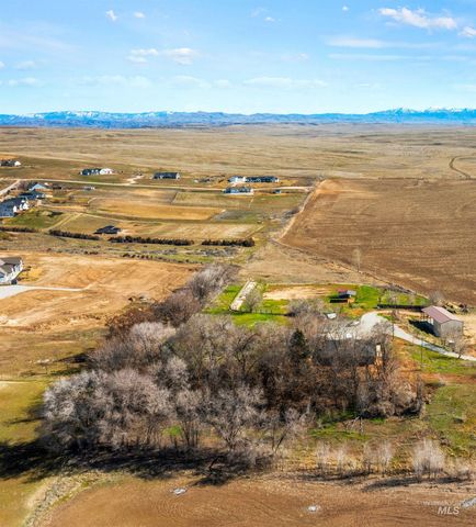 29862 Emmett Rd, Caldwell, ID 83607