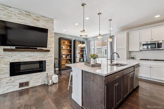 15763 E Broncos Place, Englewood, CO 80112