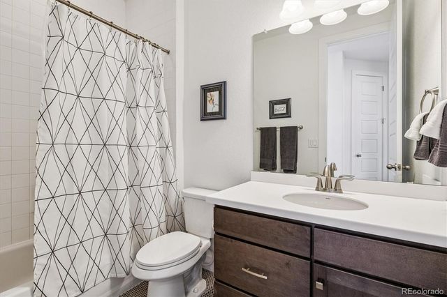 15763 E Broncos Place, Englewood, CO 80112