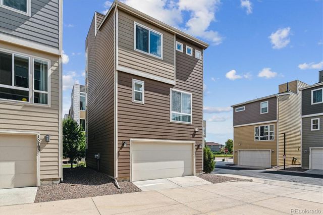 15763 E Broncos Place, Englewood, CO 80112