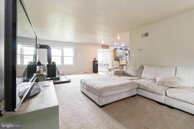 112 SAW MILL RD, Elizabethtown, PA 17022