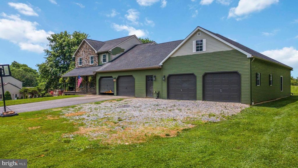 112 SAW MILL RD, Elizabethtown, PA 17022