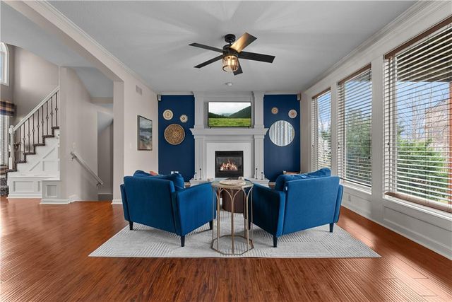 5715 NE SAPPHIRE Place, Lee's Summit, MO 64064