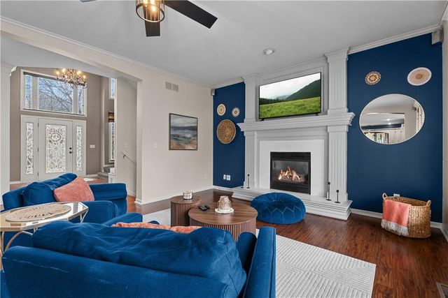 5715 NE SAPPHIRE Place, Lee's Summit, MO 64064